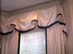 Side hangings Kingston valance Conrad shade